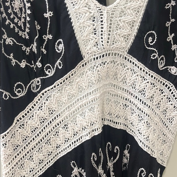 Elan: Y2K Black and White Embroidered mini halter Dress or top - Picture 2 of 10